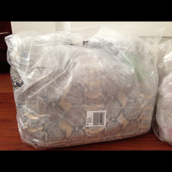 *SOLD* Kate Spade GOLD Cala Luna Small Mae 2/5/15 - Picture 4 of 4