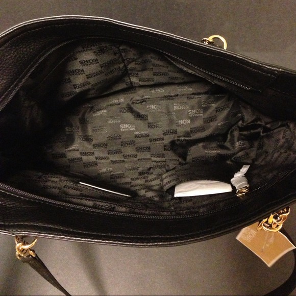 🔴SOLD🔴 Michael Kors Jet Set - Picture 2 of 4