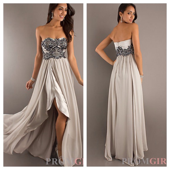 Prom gown, runs big for a small; 6/8 dress size
