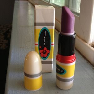 Mac bust out and dish it up lipstick bundle