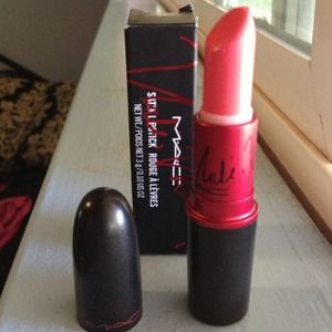 ✨REDUCED✨Mac viva glam nicki lipstick