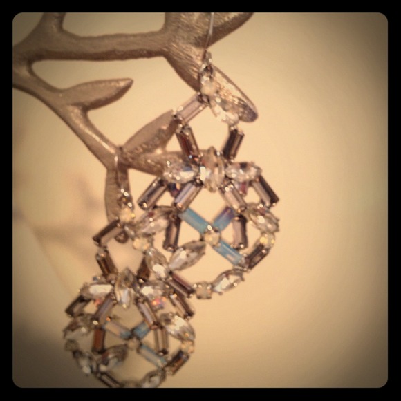 chloe + isabel Jewelry - Chloe +Isabel - rhinestone earrings