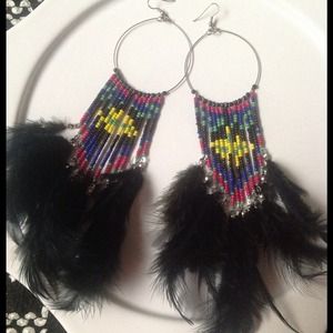 MULTI-COLOR BEADED FEATHER HOOPS🔥NWOT ONEOFAKIND