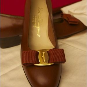 Brand new Salvatore Ferragamo 3cm pump size 6C