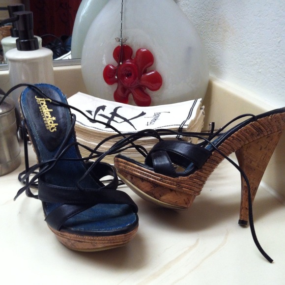 Lace up platforms, a true size 5