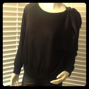 3 for $15 🥳 NWOT Black Bow Top