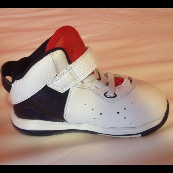 🚫SOLD🚫 Lebron 8 Toddler Shoe - Size 8