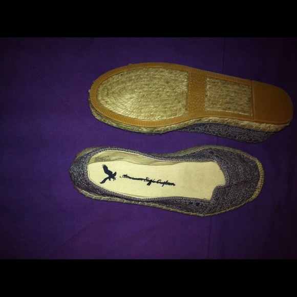 📮SOLD📮Cute Canvasy American Eagle Flats - Picture 2 of 3