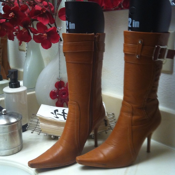 📌SOLD📌 Tan knee-high boots