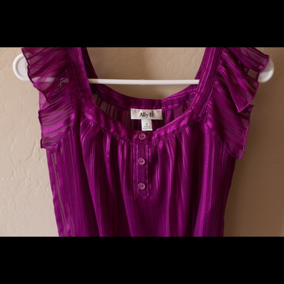 Magenta two piece top - Picture 2 of 3