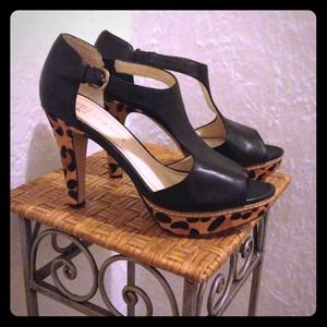 Anne Klein Peep Toe Shoeties