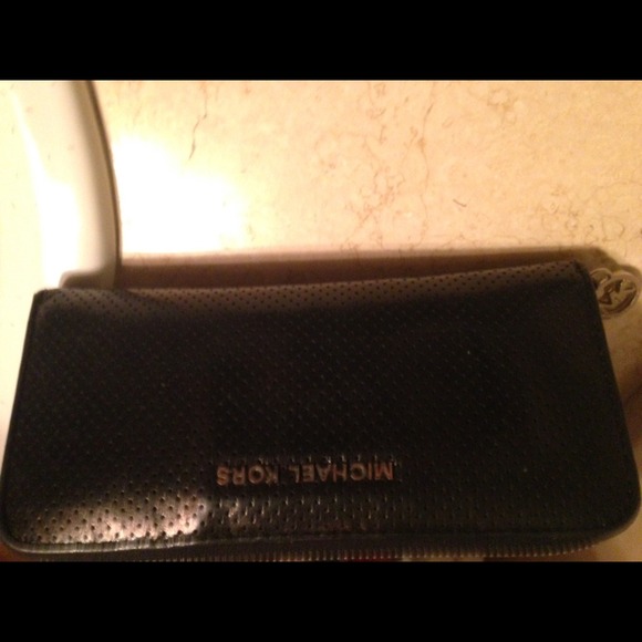 Traded!!!Michael kors wallet😍😍
