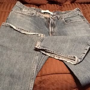 2 pairs of jeans in bundle