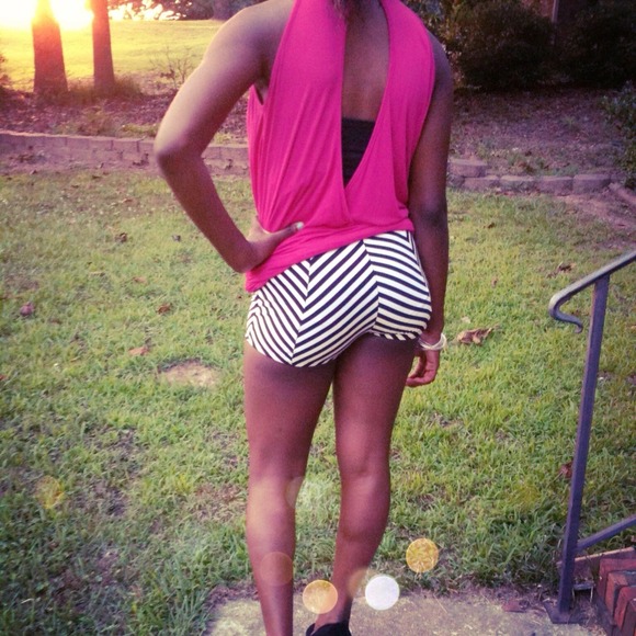 Shirt. 👚💜 - Picture 2 of 2