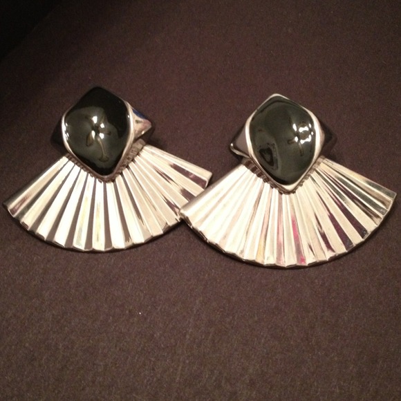 Silver tone fan earrings with black HOLD