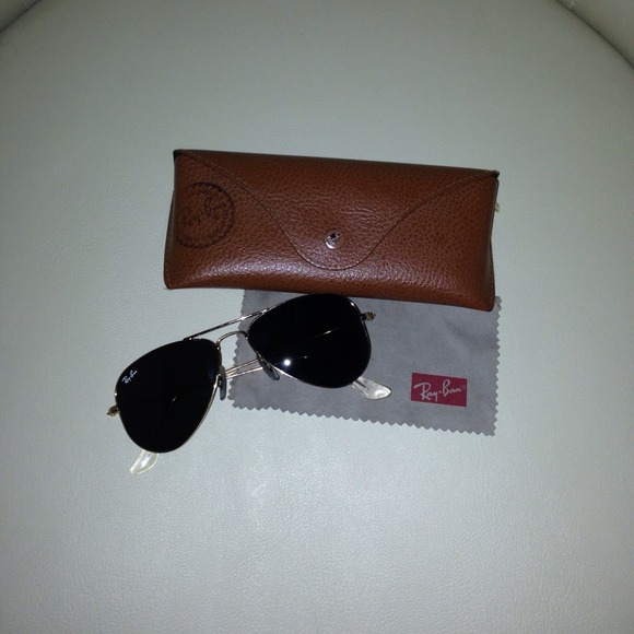 Hold till 6/21-Authentic Ray Ban Aviators