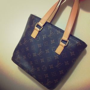 Faux Louis Vutton purse