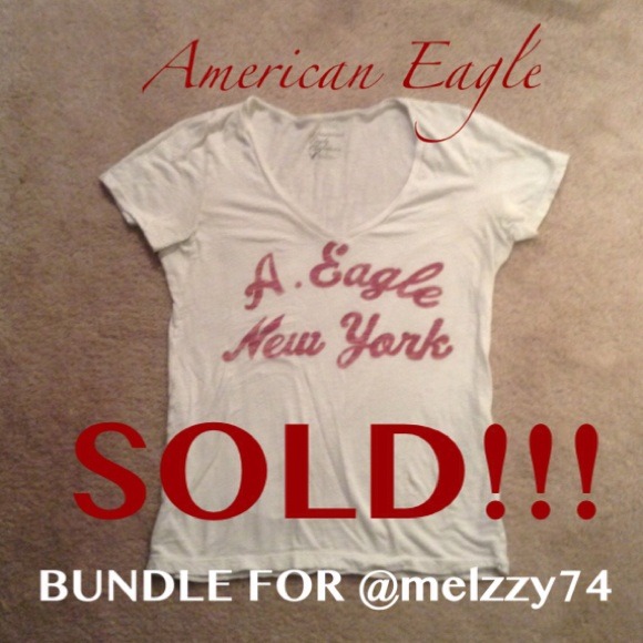SOLD IN BUNDLE!!! American Eagle NY V Neck Tee