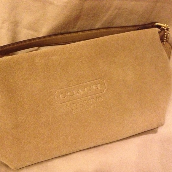 💯 Authentic Small Leather Coach Bag