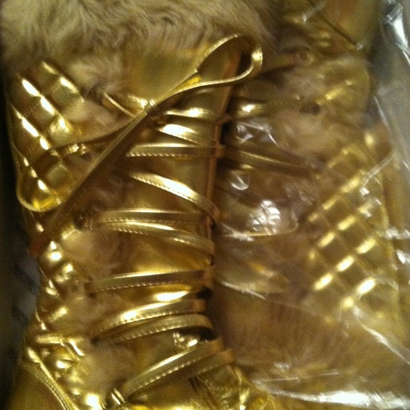 Gold boots brand new in box - Picture 1 of 3