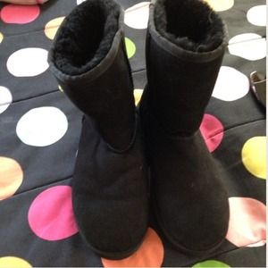 Short Black Ugg Boots (not 4 trade)