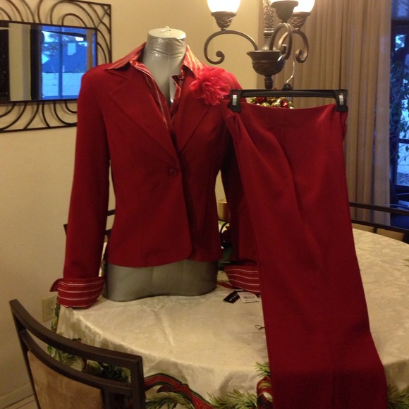 A Byer 3 Piece Suit🎉2X HP🎉 - Picture 3 of 4