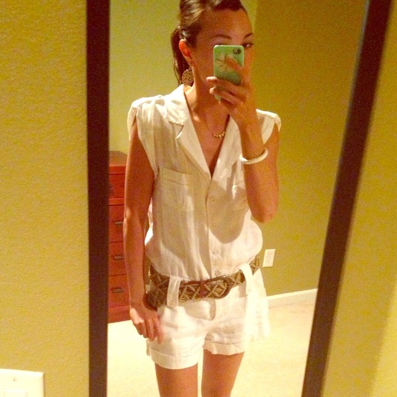📌Sold -BEBE -White linen romper / jumpsuit.