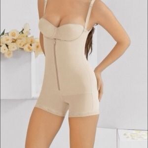 Shapewear titi suit , Ann chery
