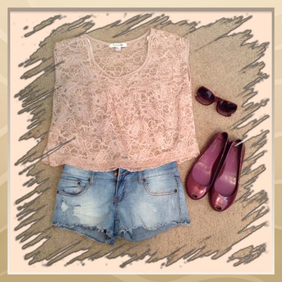 **BUNDLED/SOLD** Lace top for @nhorcoleta