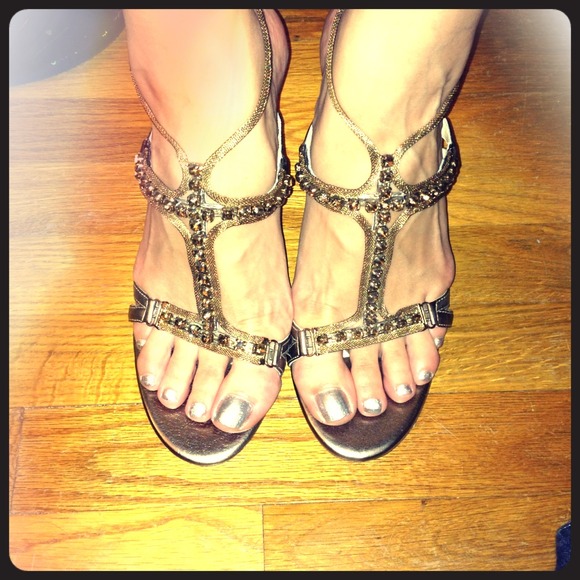 Beautiful bronze strappy heel!