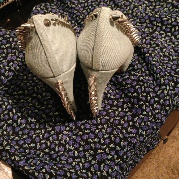 Jeffrey Campbell light blue spike heals - Picture 3 of 3