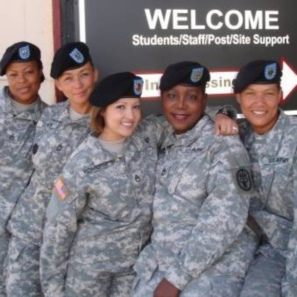 Meet your seller ⚜️ IG: Travelsforchocolate - Picture 3 of 8