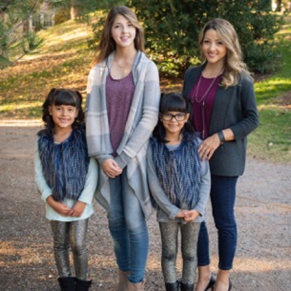 Meet your seller ⚜️ IG: Travelsforchocolate - Picture 2 of 8