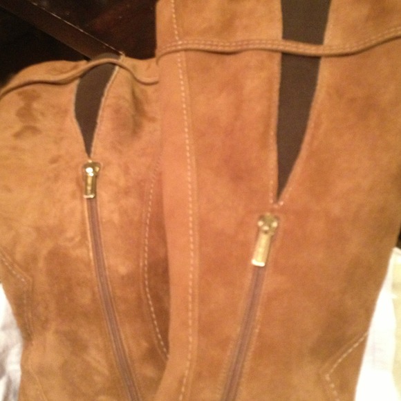 Jimmy Choo Vintage Suede tassel boots for athletic calves w custom side gussets - Picture 2 of 4