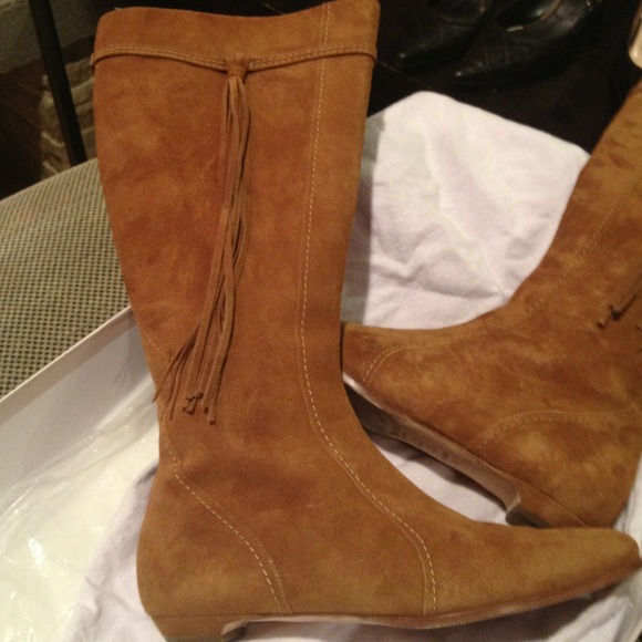 Jimmy Choo Vintage Suede tassel boots for athletic calves w custom side gussets - Picture 3 of 4