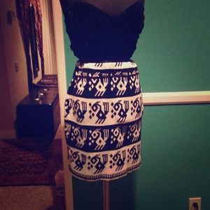 BRANDY MELVILLE high-waisted tribal skirt