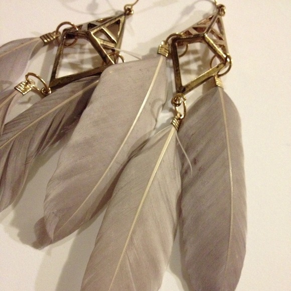 Gold Pyramid Feather Earrings - Picture 3 of 3