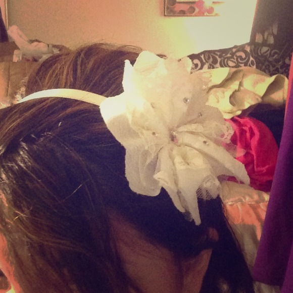 Ivory headband🎀🚫traded