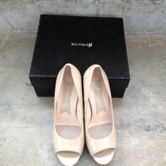 Boutique 9 Color-Blocked Platform Pumps - Picture 2 of 2