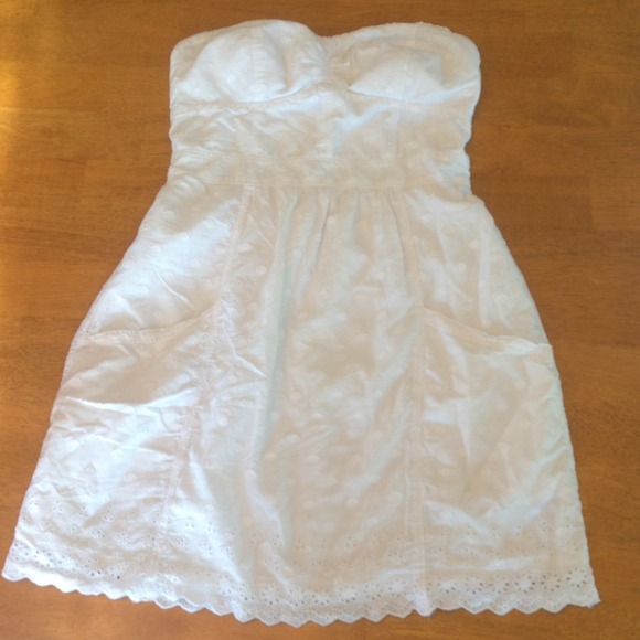 White strapless dress