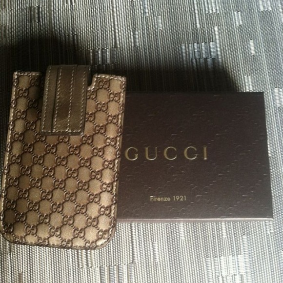 🚫SOLD🚫 Authentic Gucci iPhone/iPod case NEW