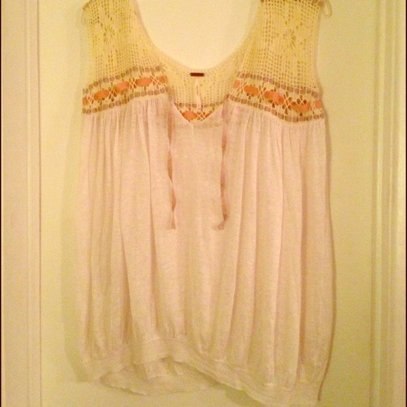 Free People white loose sleeveless knit