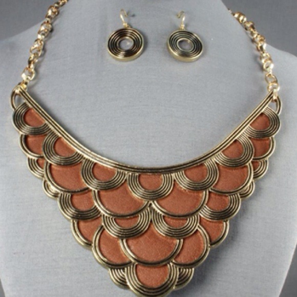 Necklace Set - Picture 1 of 2