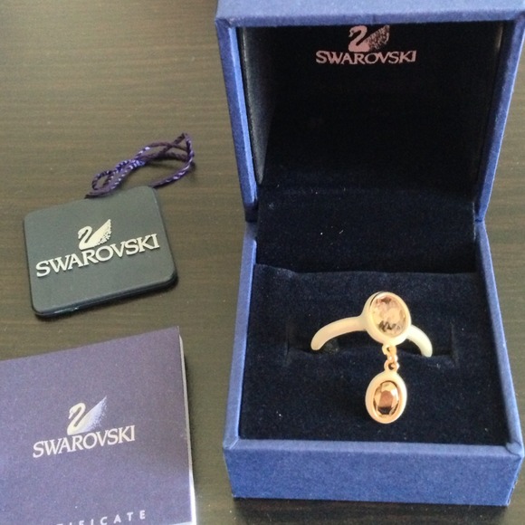 🌟Sale! 🌟Swarovski ring - Picture 2 of 4