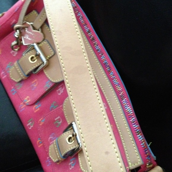 Reduced! Dooney & Bourke pink handbag authentic - Picture 2 of 4