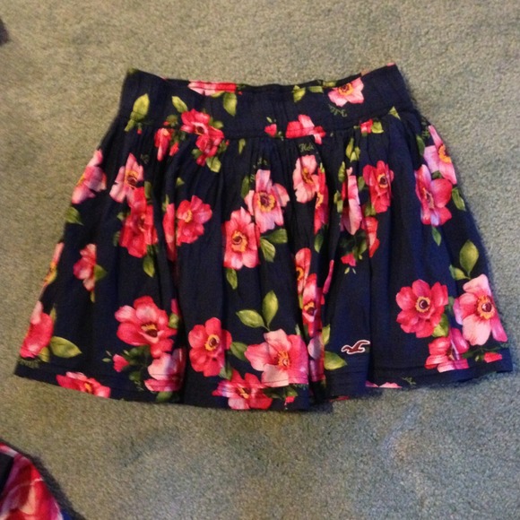 Hollister navy blue ruffle skirt