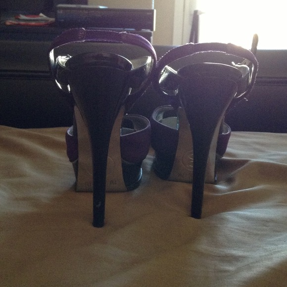 Bebe heels - Picture 3 of 4