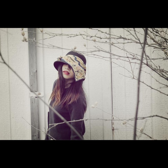 MEET THE POSHER π - Picture 3 of 4