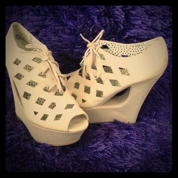 Tan wedges size 7!!! Brand new!