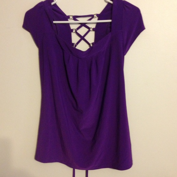 Sold in bundle. Cute purple top